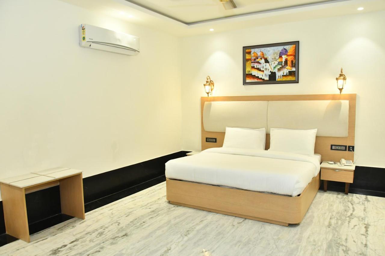Maharaja Aggarsain Bhawan Hotell Hisār Exteriör bild